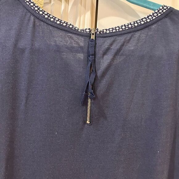 LOFT navy small top with pattern at neckline NWT - Picture 5 of 9